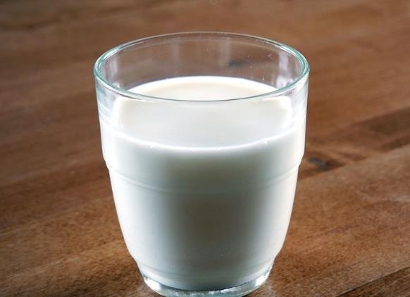 全脂牛奶有什么优缺点?